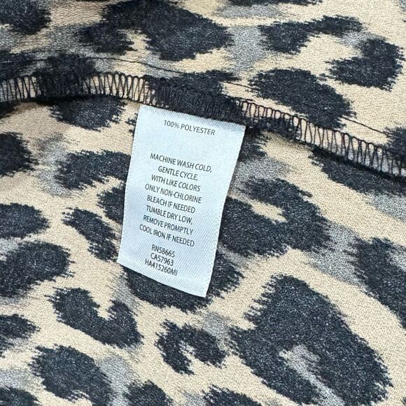 Halogen Leopard Print Blouse Top Women’s Medium - Picture 4 of 4